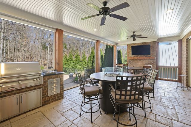 8642 Belladonna Dr, College Grove, TN 37046