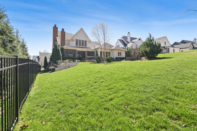 8642 Belladonna Dr, College Grove, TN 37046