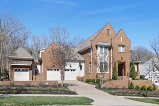 8642 Belladonna Dr, College Grove, TN 37046