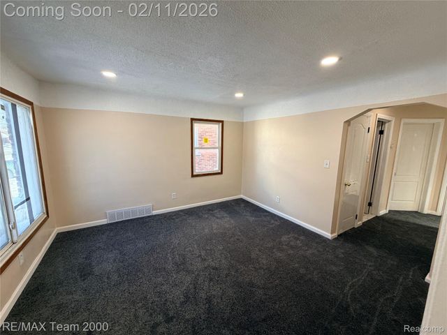 7334 Stout Street, Detroit, MI 48228