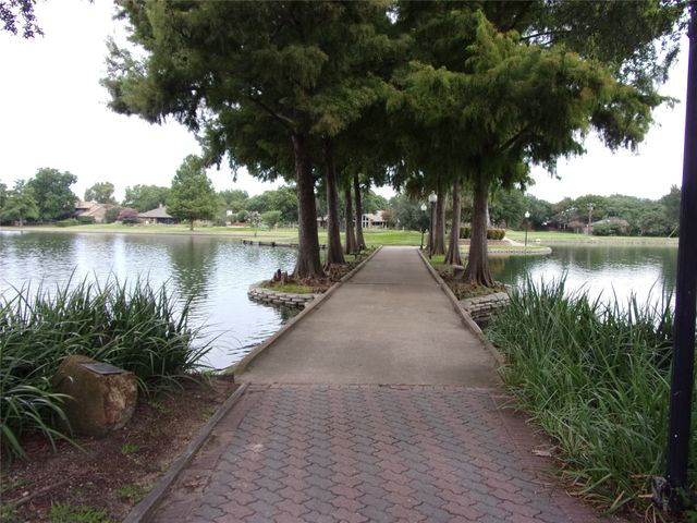 2908 Shady Lake Circle, Carrollton, TX 75006