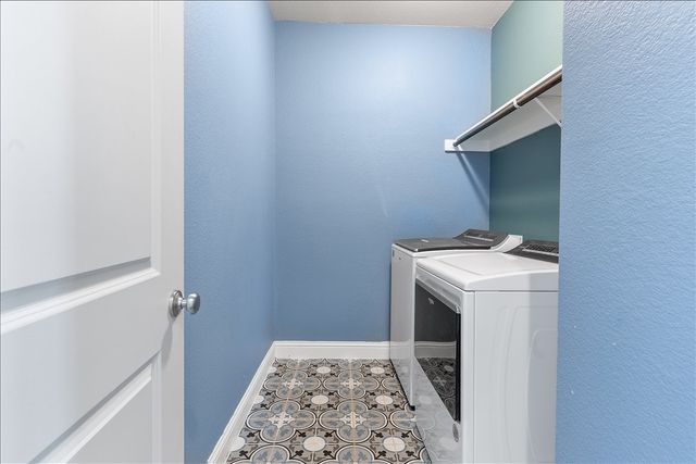 701 Auburn Court, Savannah, TX 76227