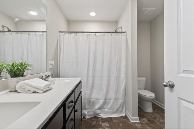 8715 Granite Circle, Woodbury, MN 55129