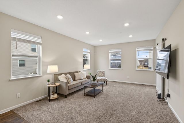 8715 Granite Circle, Woodbury, MN 55129