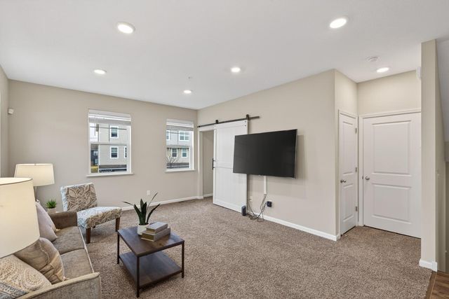 8715 Granite Circle, Woodbury, MN 55129