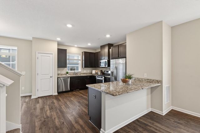 8715 Granite Circle, Woodbury, MN 55129