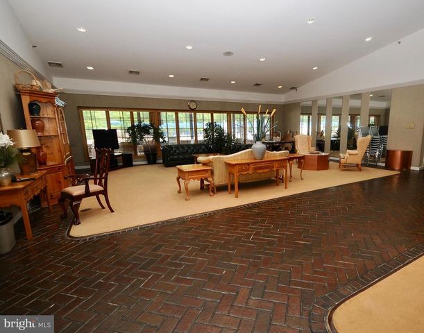 12 WINDMILL CT, Columbus, NJ 08022