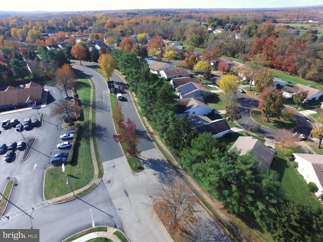 12 WINDMILL CT, Columbus, NJ 08022