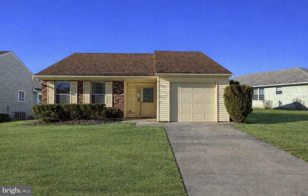 12 WINDMILL CT, Columbus, NJ 08022