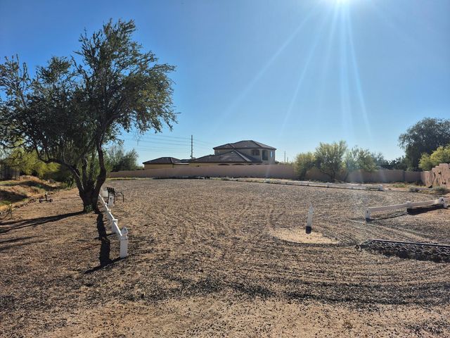 6740 E Dixileta Drive, Cave Creek, AZ 85331