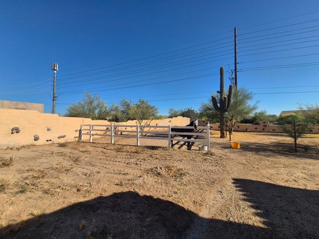 6740 E Dixileta Drive, Cave Creek, AZ 85331