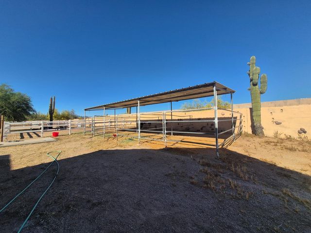 6740 E Dixileta Drive, Cave Creek, AZ 85331