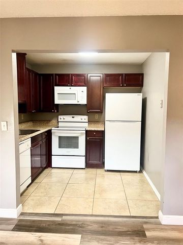 11709 RAINTREE VILLAGE BOULEVARD C, Temple Terrace, FL 33617