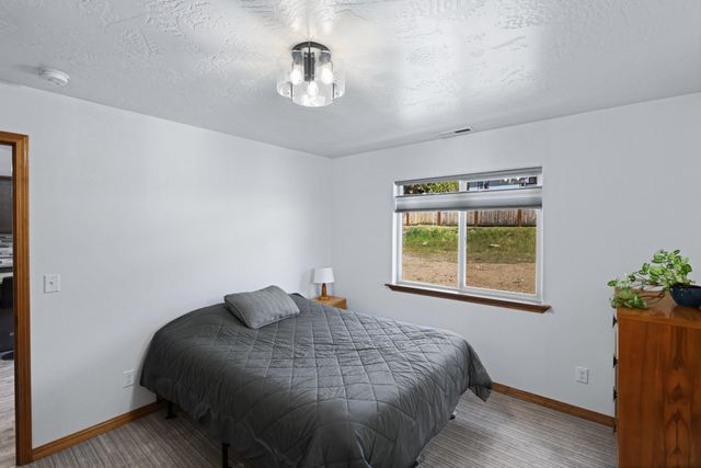 38116 N Sheets Rd, Elk, WA 99009