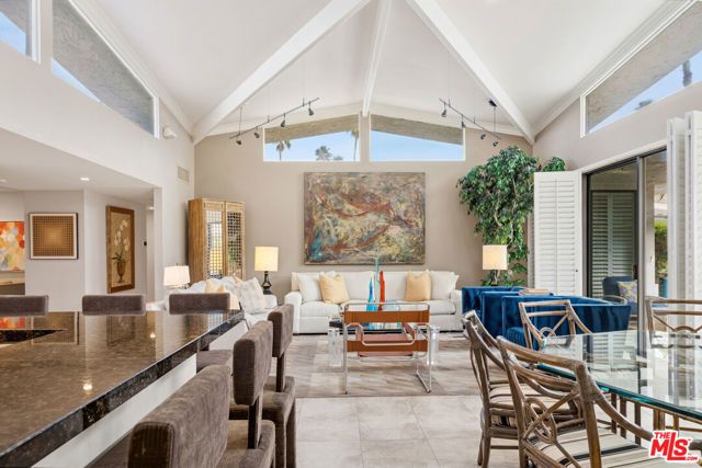 1585 E Sierra Way, Palm Springs, CA 92264