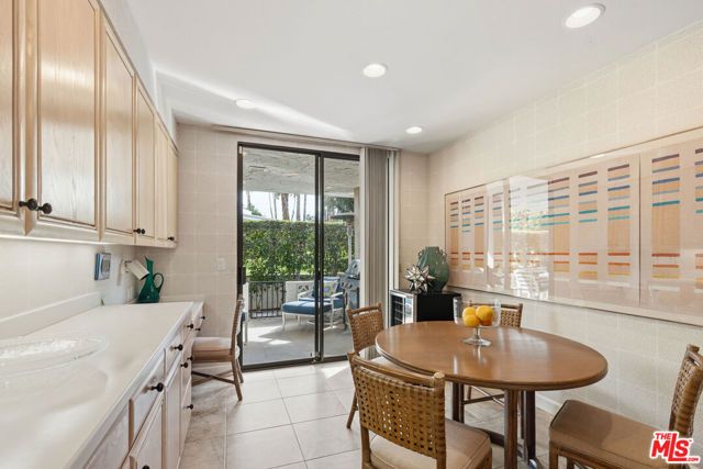 1585 E Sierra Way, Palm Springs, CA 92264