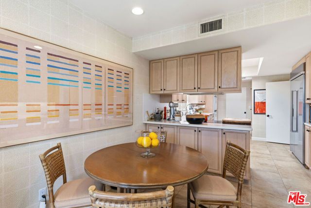 1585 E Sierra Way, Palm Springs, CA 92264