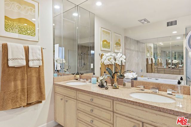 1585 E Sierra Way, Palm Springs, CA 92264