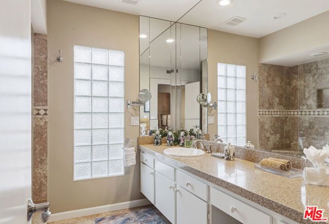 1585 E Sierra Way, Palm Springs, CA 92264