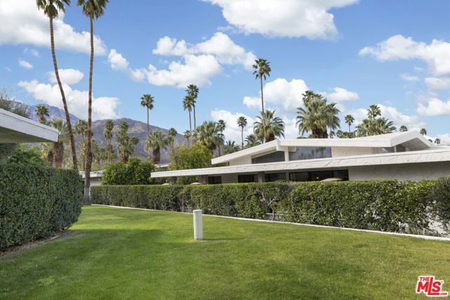 1585 E Sierra Way, Palm Springs, CA 92264
