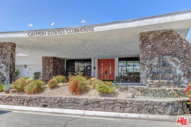 1585 E Sierra Way, Palm Springs, CA 92264