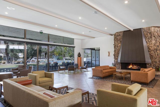 1585 E Sierra Way, Palm Springs, CA 92264