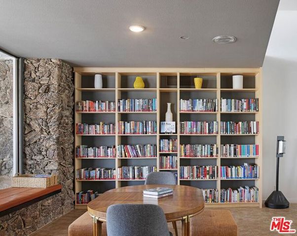 1585 E Sierra Way, Palm Springs, CA 92264