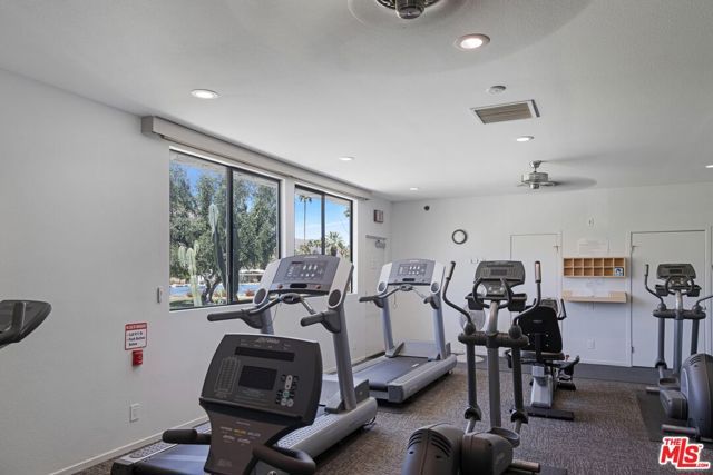 1585 E Sierra Way, Palm Springs, CA 92264