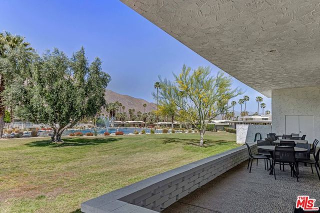 1585 E Sierra Way, Palm Springs, CA 92264