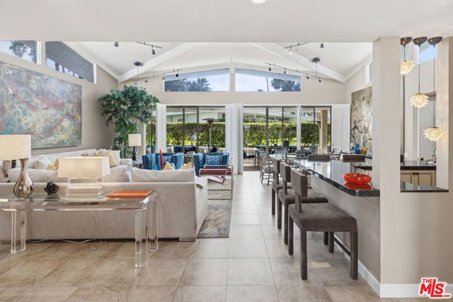1585 E Sierra Way, Palm Springs, CA 92264