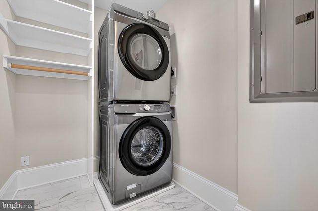 915 HAMILTON ST NW, Washington, DC 20011