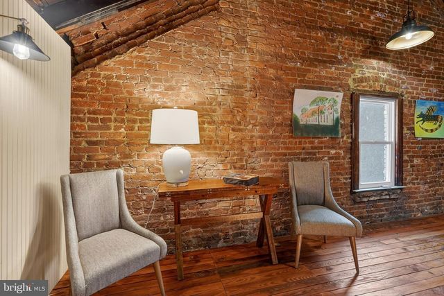 915 HAMILTON ST NW, Washington, DC 20011