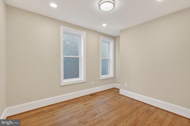 915 HAMILTON ST NW, Washington, DC 20011