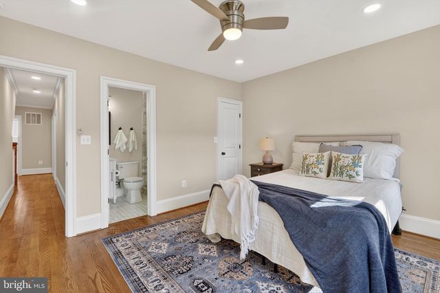 915 HAMILTON ST NW, Washington, DC 20011