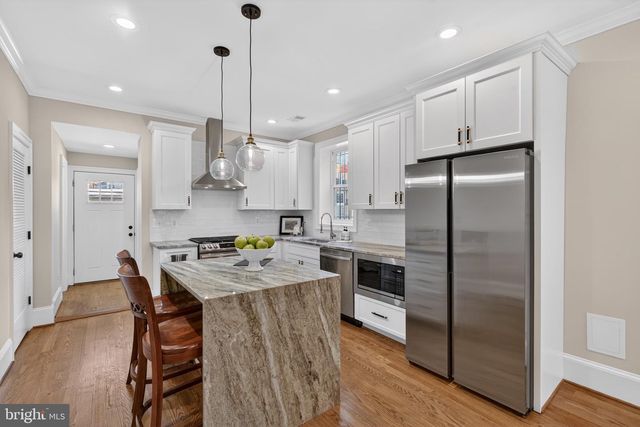 915 HAMILTON ST NW, Washington, DC 20011