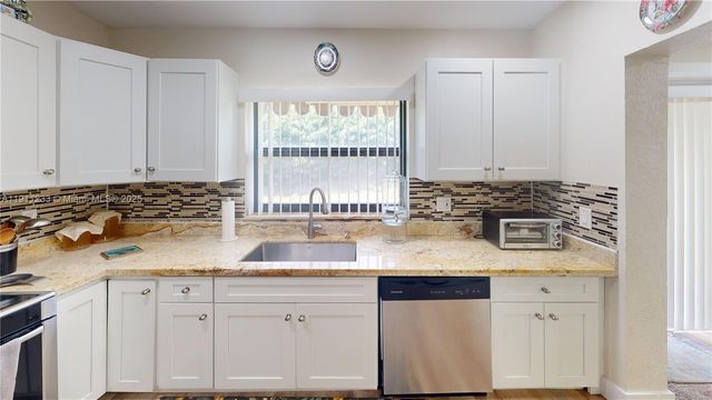 4867 Hawkwood Rd B, Boynton Beach, FL 33436