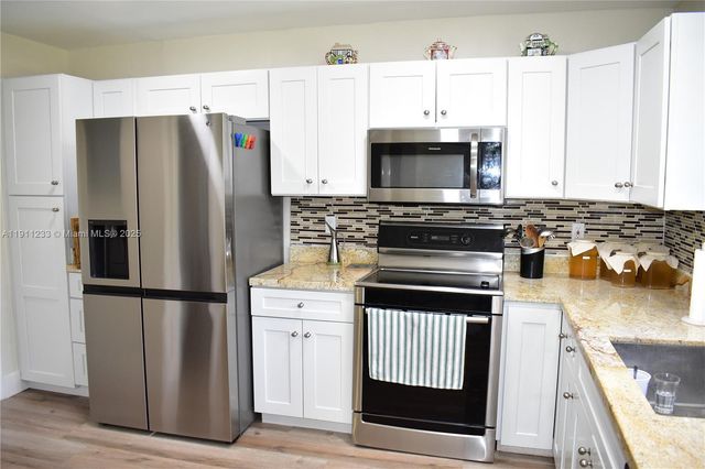 4867 Hawkwood Rd B, Boynton Beach, FL 33436