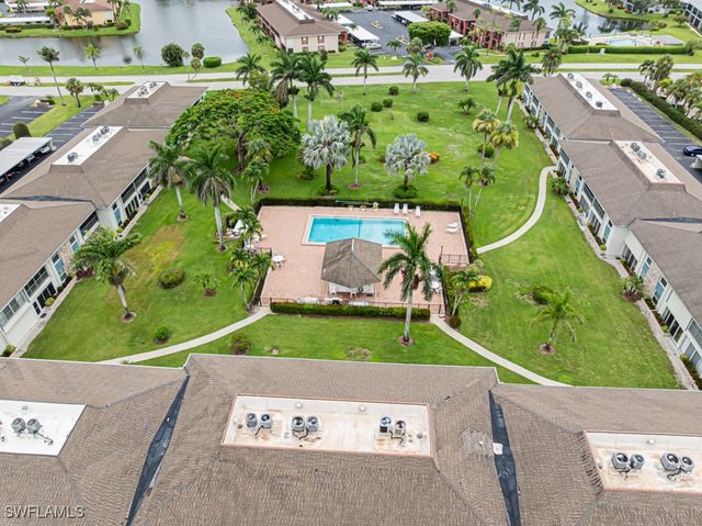 325 Charlemagne BLVD B207, Naples, FL 34112