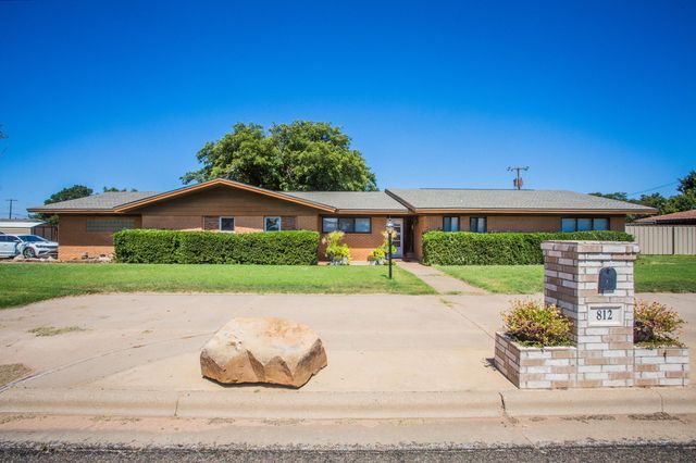 812 1st Street, Abernathy, TX 79311