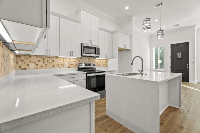 8445 Jutland Road, Houston, TX 77033