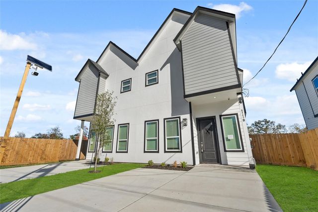 8445 Jutland Road, Houston, TX 77033