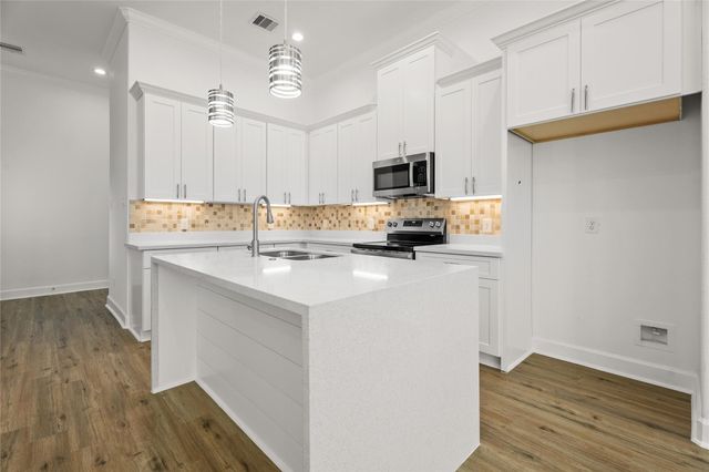 8445 Jutland Road, Houston, TX 77033