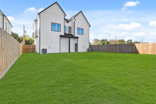 8445 Jutland Road, Houston, TX 77033