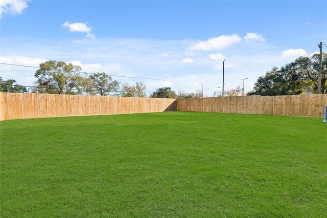 8445 Jutland Road, Houston, TX 77033