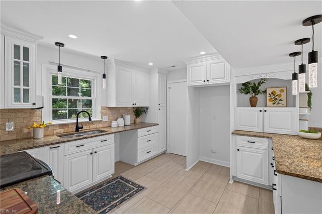 32 Ridgewood PW, Newport News, VA 23608