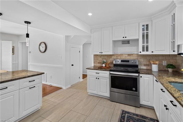 32 Ridgewood PW, Newport News, VA 23608