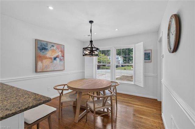 32 Ridgewood PW, Newport News, VA 23608