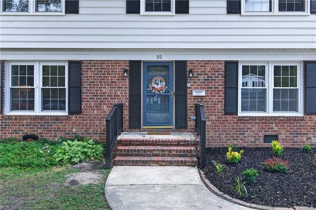 32 Ridgewood PW, Newport News, VA 23608