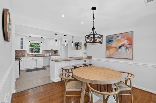 32 Ridgewood PW, Newport News, VA 23608