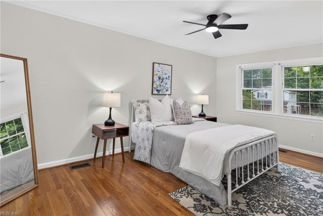 32 Ridgewood PW, Newport News, VA 23608